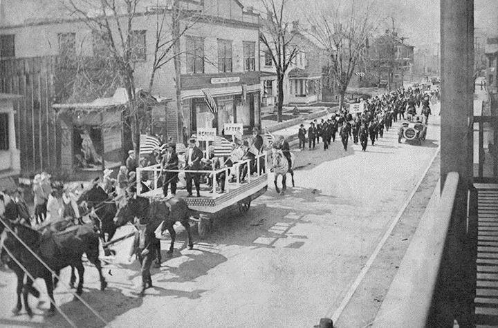Parade in Mount Union 1920s